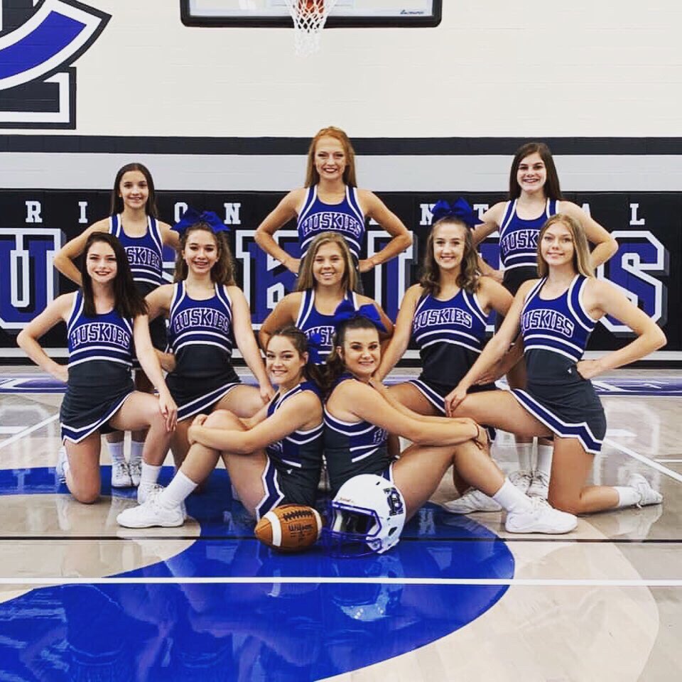 vsfkristinh's tweet photo. Who’s ready for some football 🏈?! With just 1️⃣ week until kick off for most Ohio teams, it’s time for some #VarsityReveal action! First up, the Huskies of @HC_Cheer1 in their new #BowToToe #VarsityStyle! Thank YOU for choosing @VarsityFashions! GO HUSKIES! 💙🐾 #OHIO https://t.co/FGftvWOou0