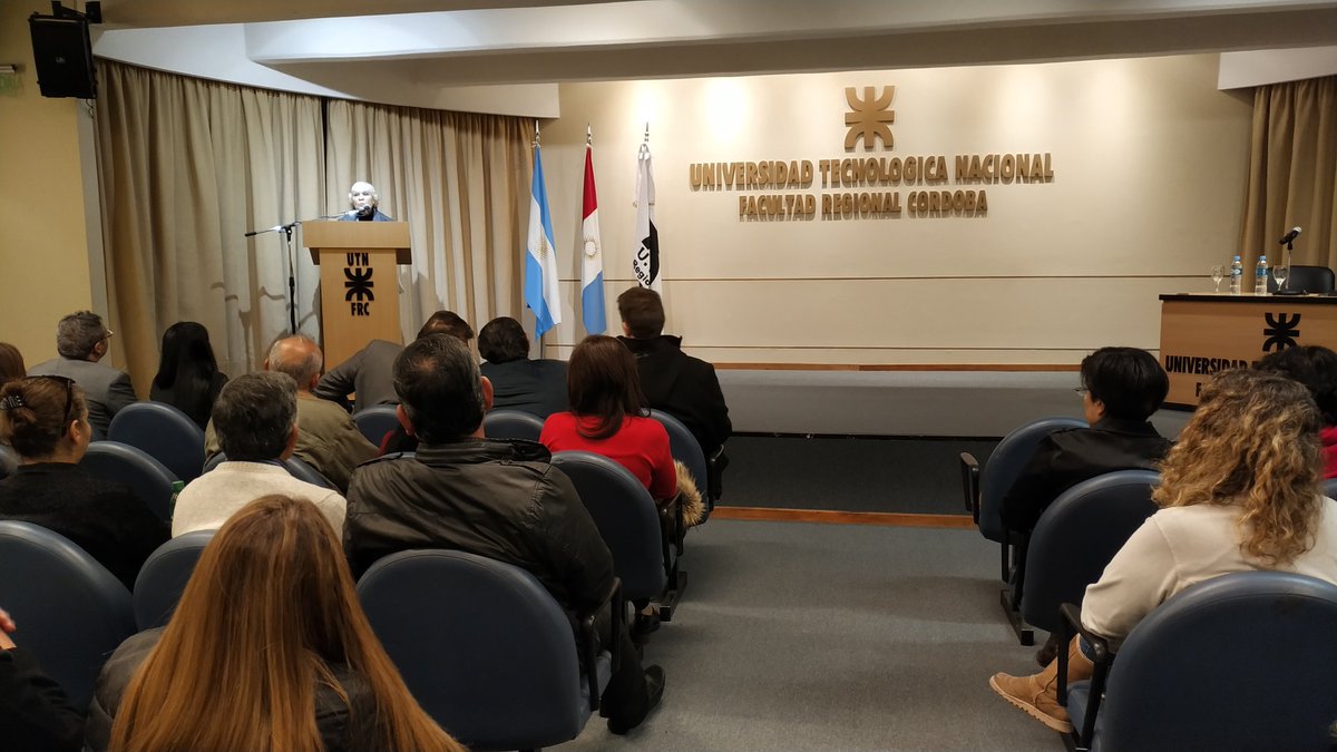 educacioncba's tweet photo. La secretaria de Educación, Delia Provinciali, explicó que hoy son 613 los estudiantes de los dos últimos años de las escuelas técnicas provinciales de la ciudad de Córdoba, adeudan Matemática, Física y Matemática aplicada.
#ProgramaNEXOS #EducaciónTécnica https://t.co/43SHgXcyoq