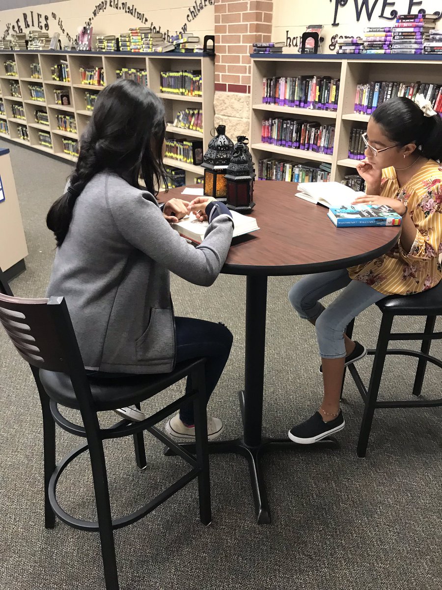glxrodrig's tweet photo. Students checked out some great books and enjoyed their library time. 📚 https://t.co/0KA9kHer8u