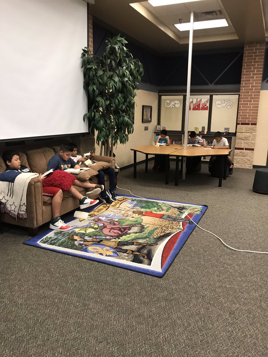 glxrodrig's tweet photo. Students checked out some great books and enjoyed their library time. 📚 https://t.co/0KA9kHer8u