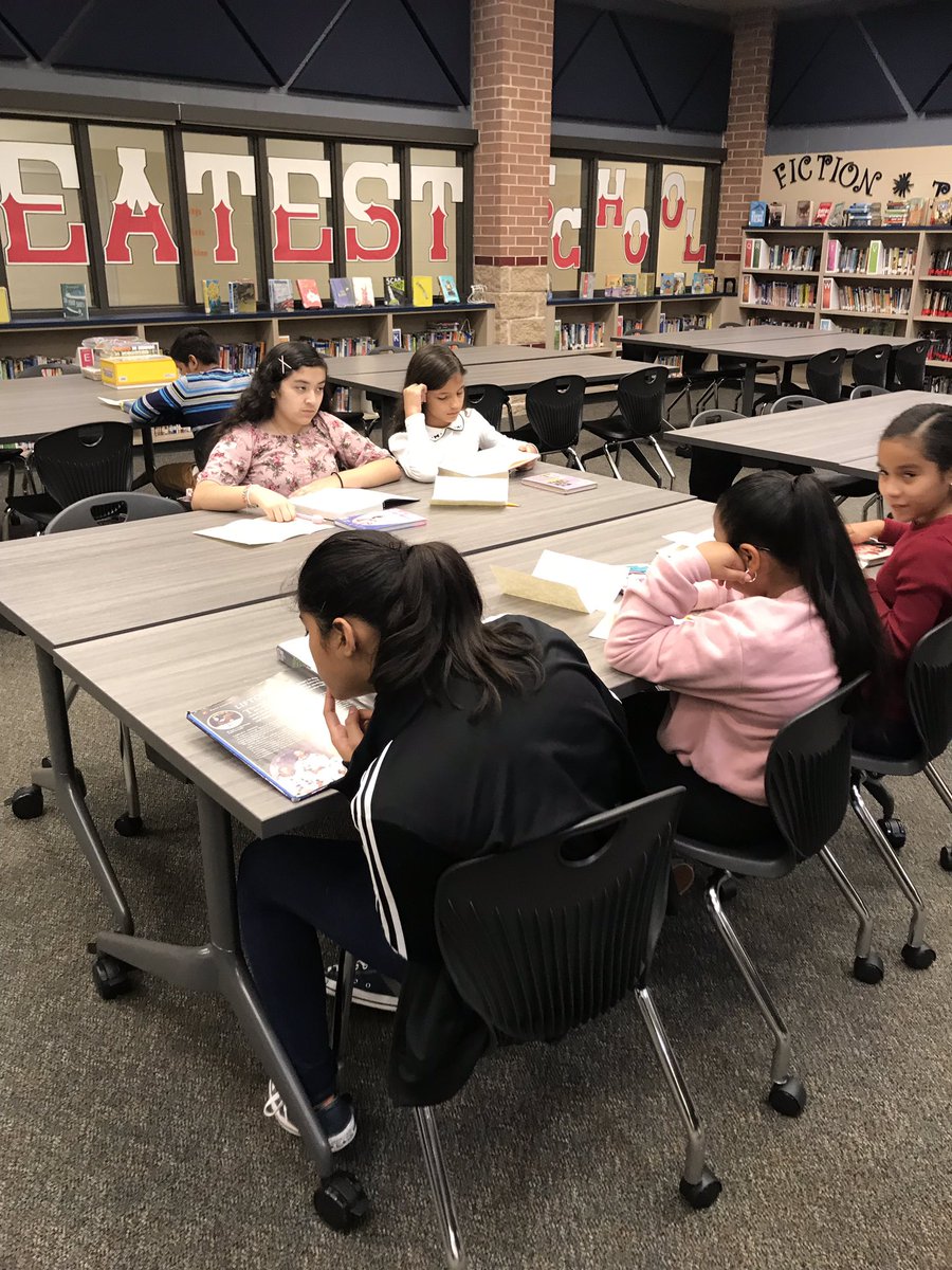 glxrodrig's tweet photo. Students checked out some great books and enjoyed their library time. 📚 https://t.co/0KA9kHer8u