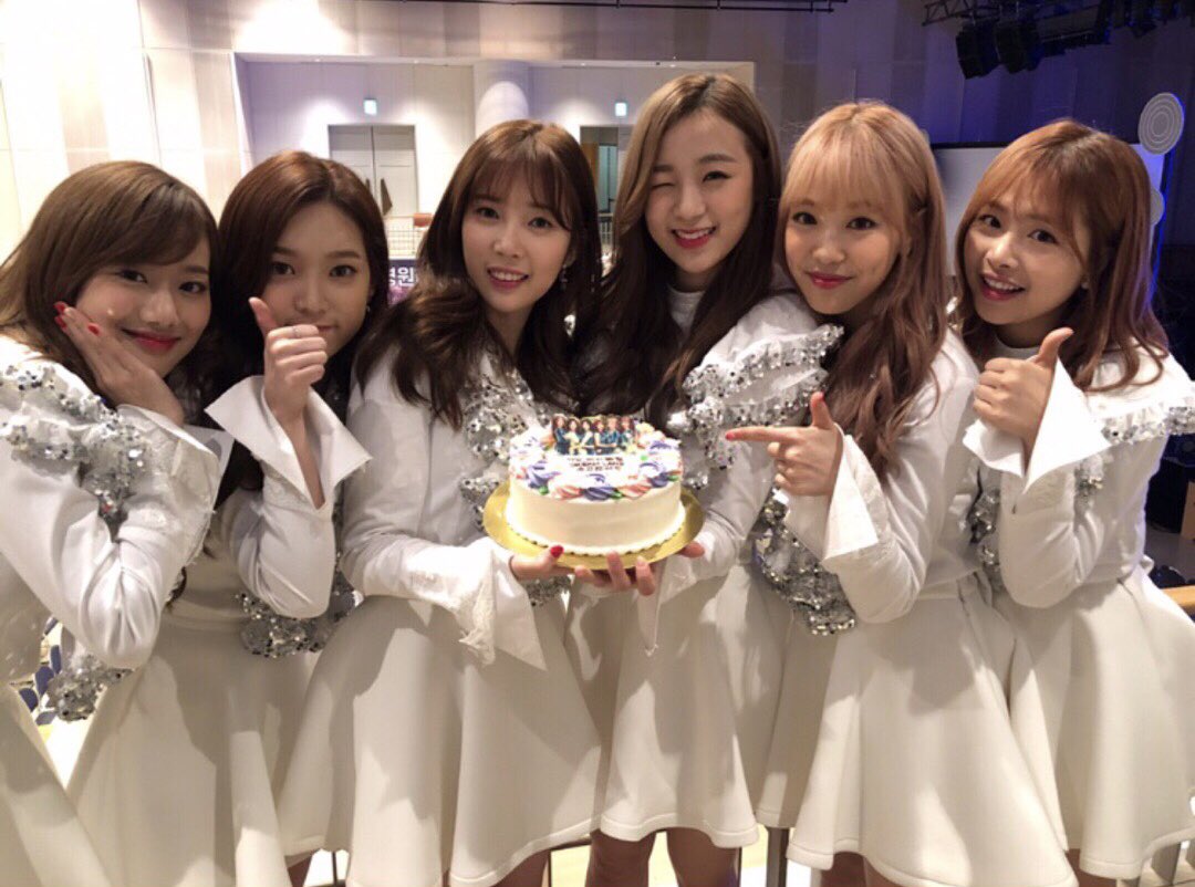 _cutenaeun_'s tweet photo. 4周年おめでとう💛ずっと大好きだしこれからもずっとついてく!ゆっくりでいいからみんなでたくさんの思い出を作っていこうね!どのグループよりも愛らしい6人に出会えてよかっただいすき!
#APRIL_4TH_ANNIVERSARY
#FallingInAPRIL_4Years
#4월이들과_함께한4년_영원히4랑해
#4alling_In_4PRIL https://t.co/79kNURfKCD