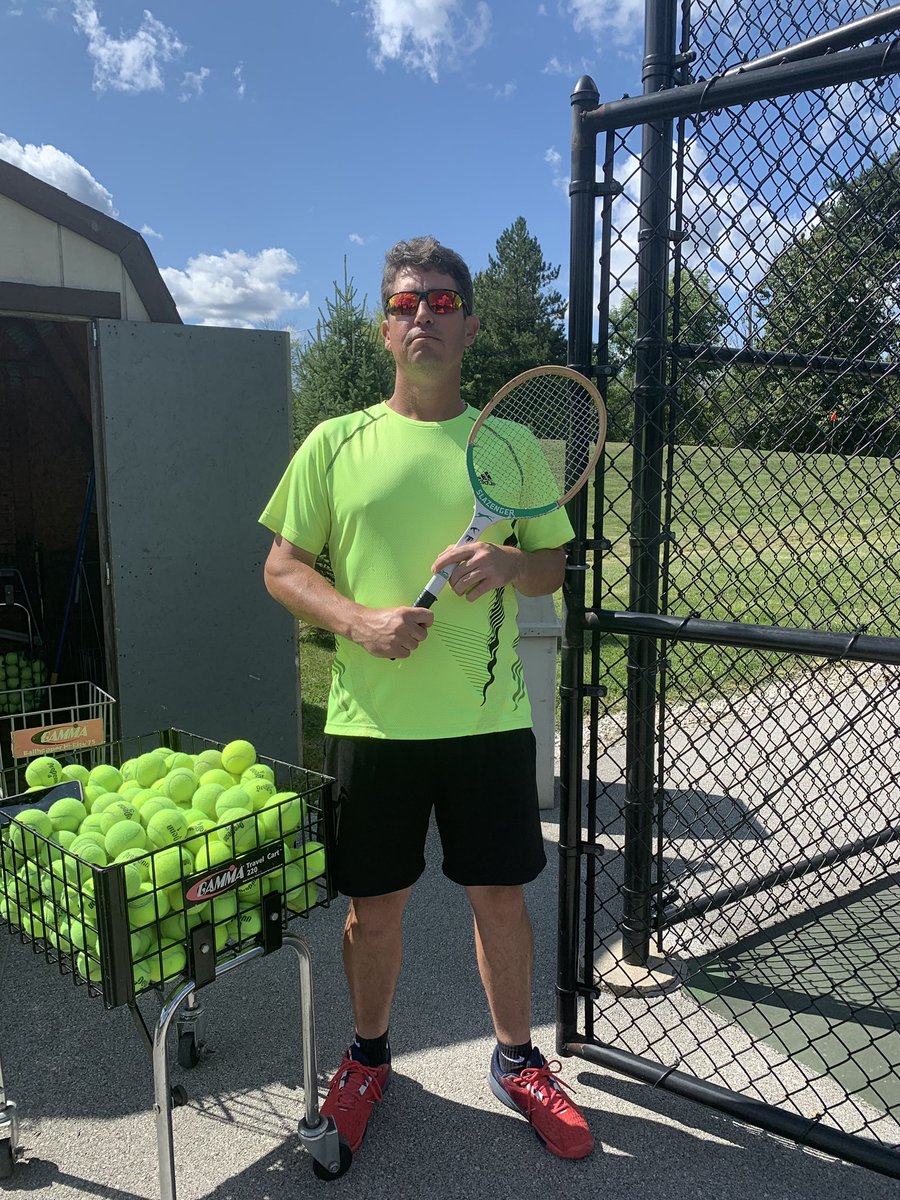 hawkenaces's tweet photo. grinding on the courts since ‘70 #endlessgrind #queensondacourt https://t.co/OdLZQ4DYEJ