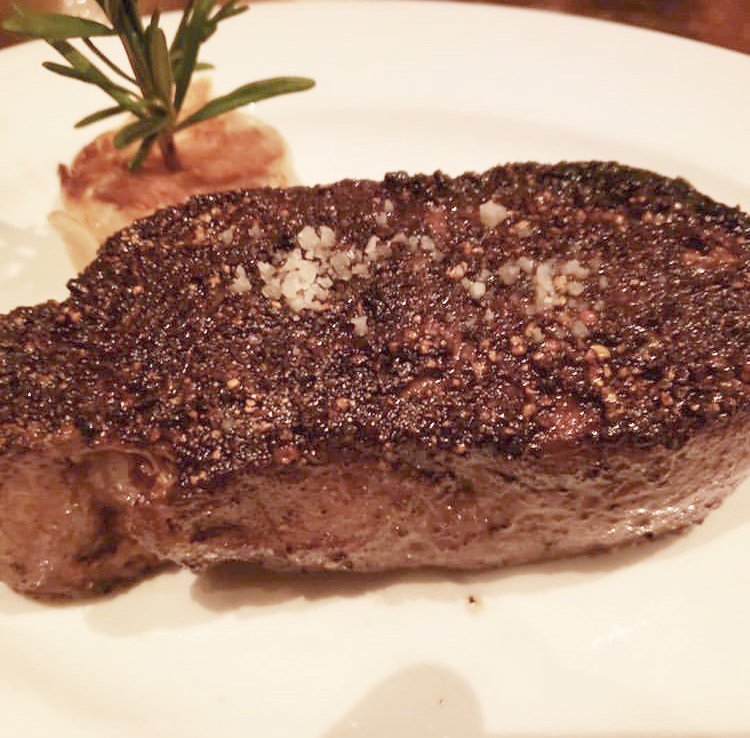 StripHouse's tweet photo. For your dining pleasure. 📸:jooni_guma
#goodeats #sogood #steakfix https://t.co/h79TKSQQOD