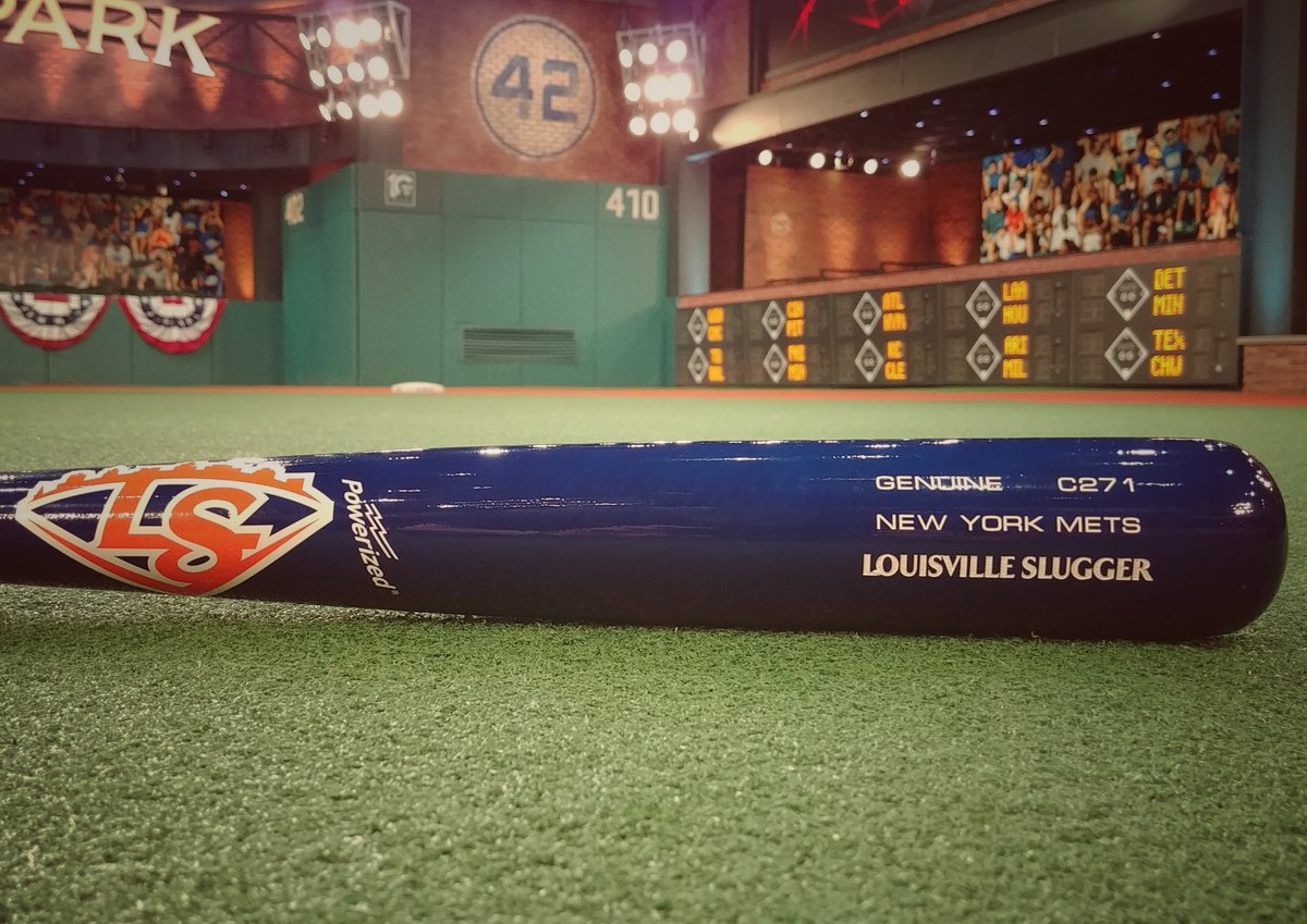 MLBNetwork's tweet photo. The @Mets and @Braves square off in an NL East showdown, NEXT on MLB Network 📺

RETWEET now for a chance at a @sluggernation #PlayersWeekend bat and catch the game after #MLBTonight!

Rules in bio. https://t.co/9XTVsYGtGu
