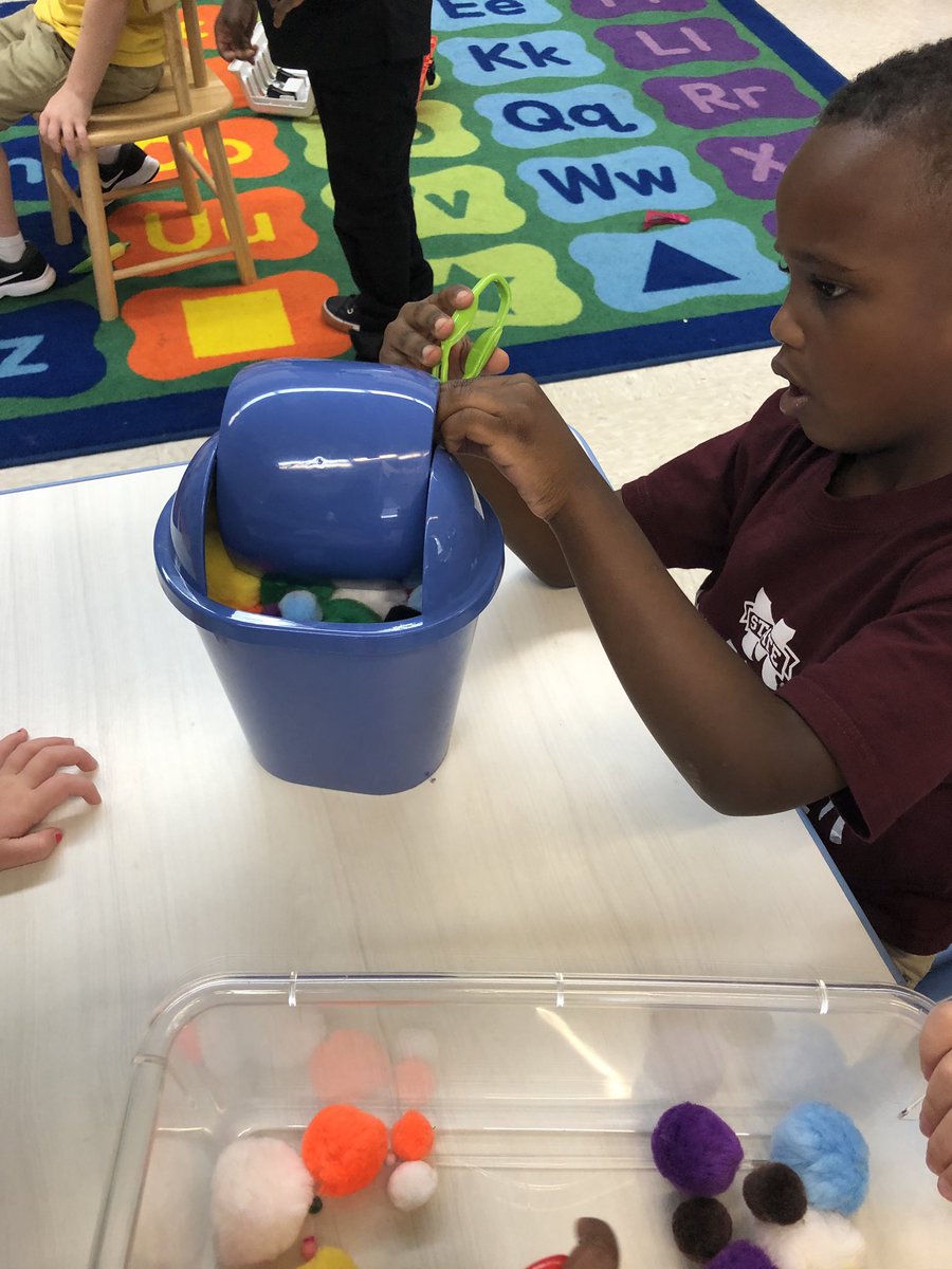 hannahmfischer's tweet photo. Early childhood is ALL about the little things! Our Pre-K kids focused on creating a #spark for learning during our first weeks of school! These little learners are ready for an awesome year at West! @StarkvilleSD #StarkvilleSpark #ExpectExcellence #tweecher https://t.co/3coNbKPPmT