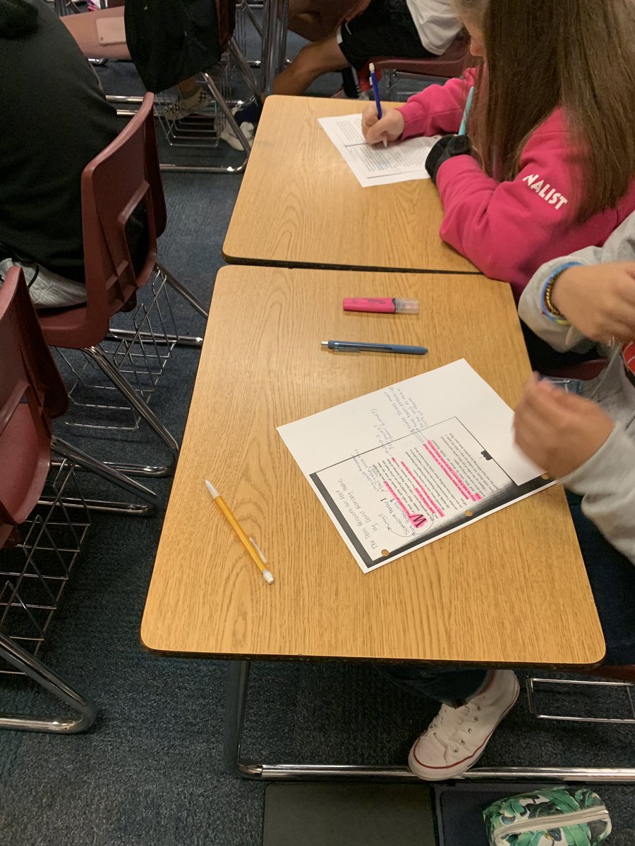 Miss_Sangi's tweet photo. This week we worked so hard on making our reading VISIBLE. We practiced making comments, questions, clarifications, predictions, and connections as we read. I can finally 👁 those 🧠 at work! #usingourbrains https://t.co/qwf12fLXyK