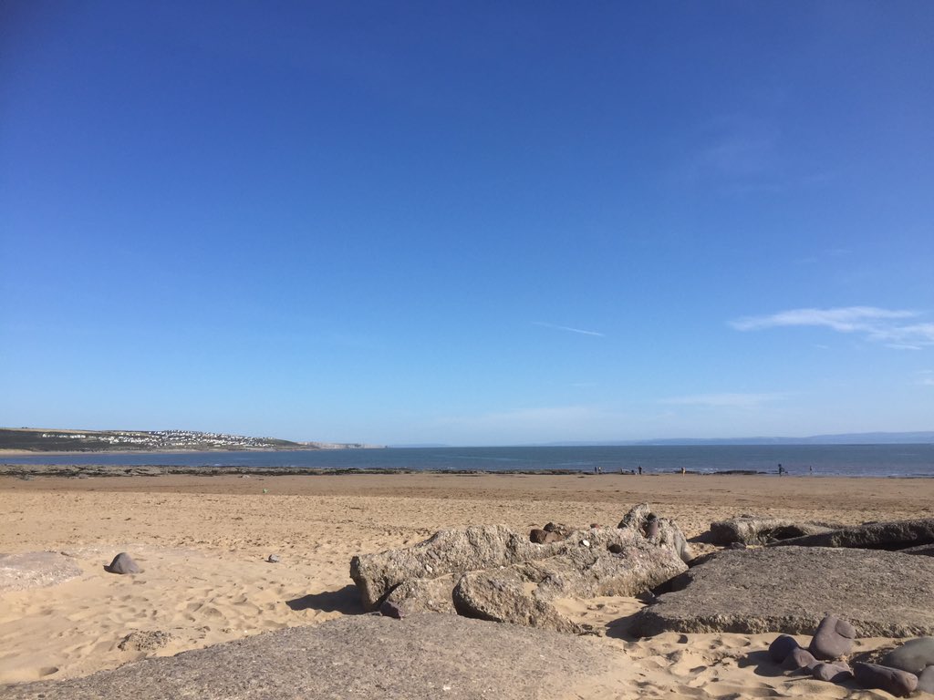 xden1977's tweet photo. Perfect day off today. Glorious weather, sitting on the beach, swimming in the sea, eating too much ‘treat’ food, hanging out with the people I love. #ManyGoodThings https://t.co/FU8ji68sSk