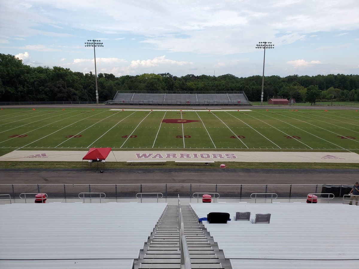 RHS_SID's tweet photo. My office today and @KONAICE in the house at #TomahawkStadium for Clarksville NE vs @RHS_WarriorsFB #arrowsup @RHS_sports @cecil_joyce @WGNSSports @Mboro_Post https://t.co/pjUMYmzXNZ