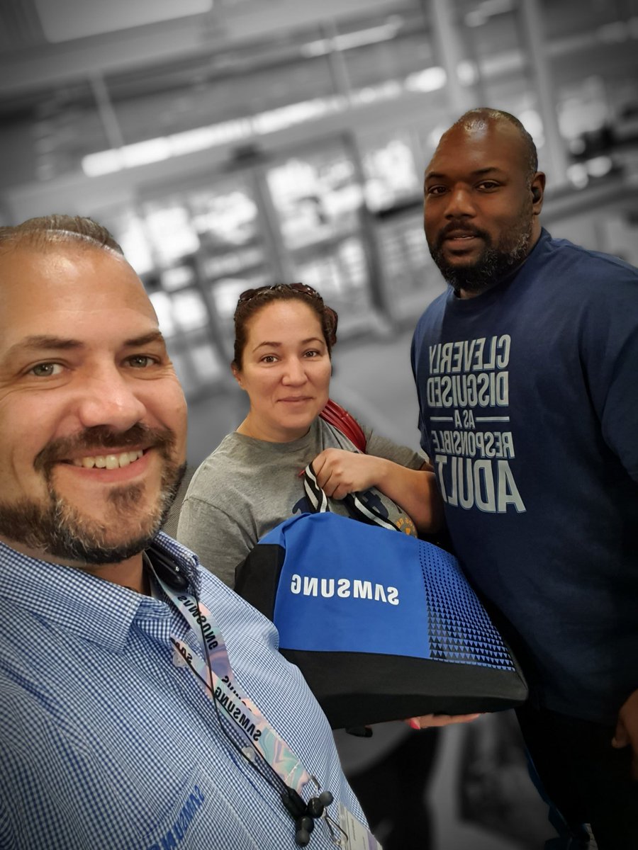 DarthProff's tweet photo. Very Powerful, productive day today. These people were able to get their hands on #themostpowerfulgalaxyever
#GalaxyNote10Plus #GalaxyNote10 #WEWILL #SCKeepItTight @adamksea @Krivs14 https://t.co/n0Ix4V6Rbc