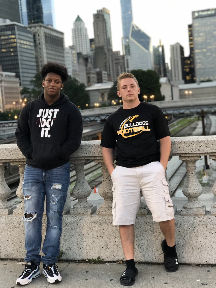 Levis370's tweet photo. Chicago https://t.co/IBJ8gd1PYy