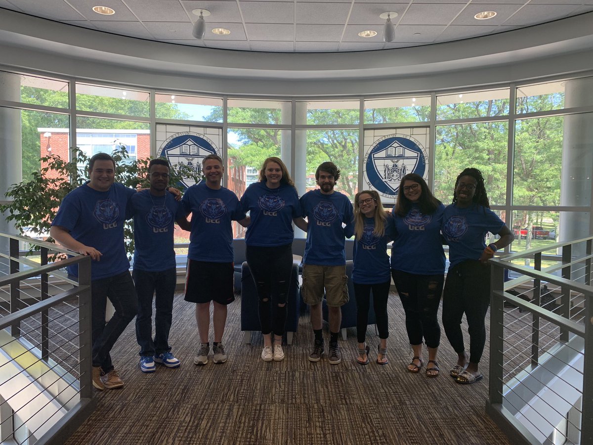 PatrickAToscano's tweet image. The University Commons and Gregory Hall R.A. staff is primed &amp;amp; ready for returning student move in day tomorrow! Excited for another great year at @FredoniaU. #BigBlueFamily