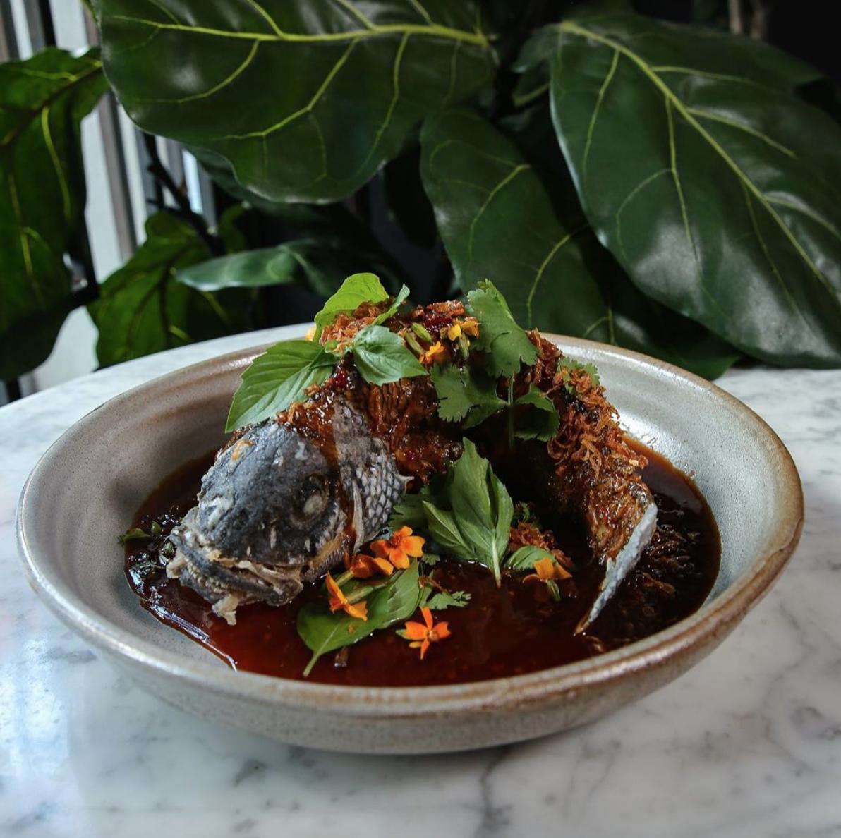 sharqbytes's tweet image. Chinese Tuxedo. If you haven’t been yet, I suggest you head over soon for some amazing cuisine!
.
#10 on SharQbytes Blog: Best of NYC
(1) Shrimp Shumai (2) Whole Black Bass
.
Piccredit: @chinesetuxedo @pdonnelly1 #LuxéFoodie#NYCfoodie 
#SharqBytes#RestaurantReview #foodblog #NYC