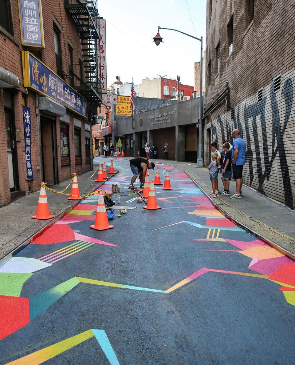 sharqbytes's tweet image. Down on Doyers Street NYC... Can you guess where we are headed?
❗️#10 ❗️on SharQbytes TOP RATED restaurants in NYC…*Hint (check the blog – “Top-Rated”)
.
Repost: @chinesetuxedo 
.
Pic credit: @chinesetuxedo @bykatherinelam @moncho1929 #LuxéFoodie#NYCfoodie 
#SharqBytes