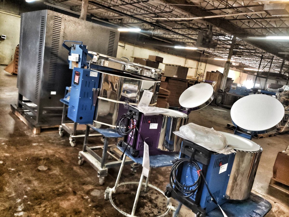 ParagonKilns's tweet photo. #ParagonIndustriesLP come in ALL shapes and sizes #CustomHeat #IndustrialHeat #KilnExperts #heattreatingovens #WeBringtheHeat https://t.co/U671sQBYse