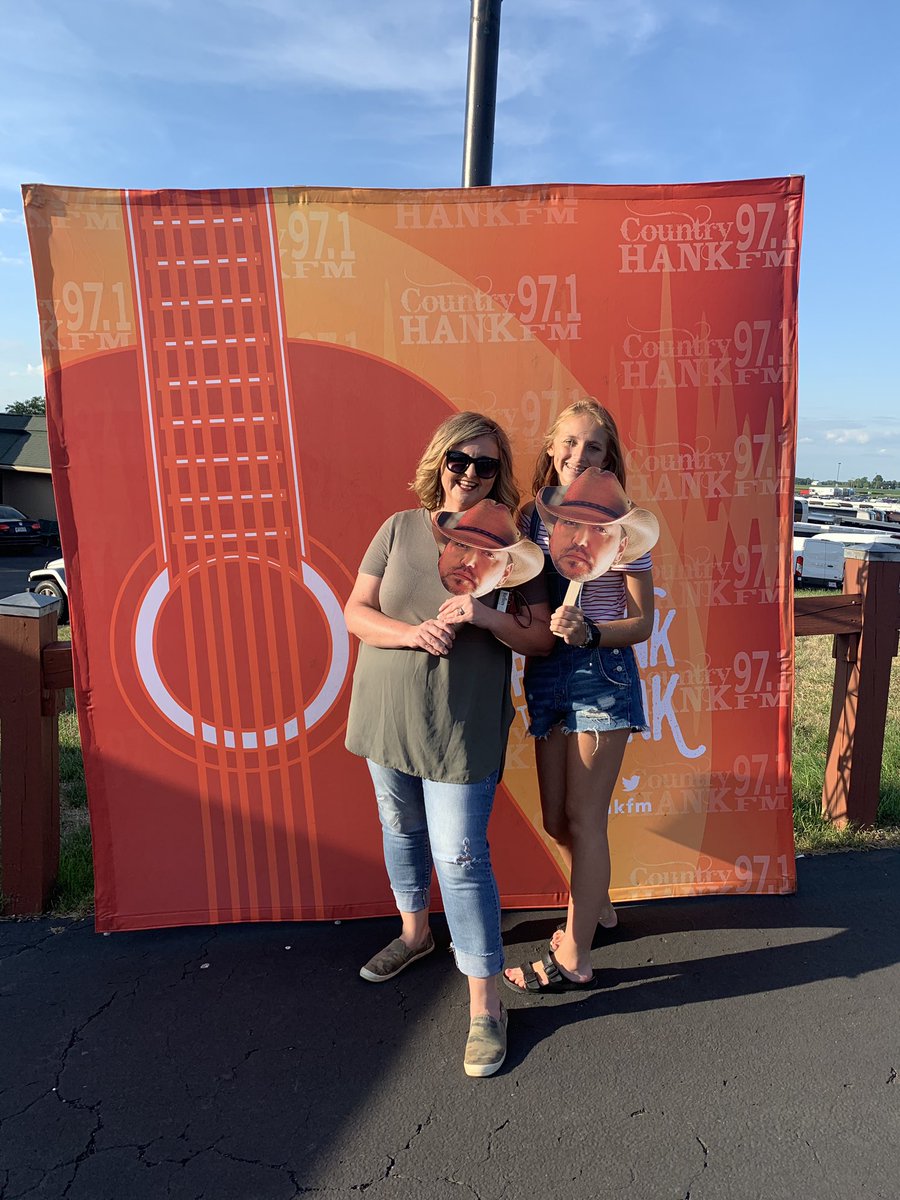BastinChloe's tweet photo. #CRANKtheHANK https://t.co/DfNpojek8e