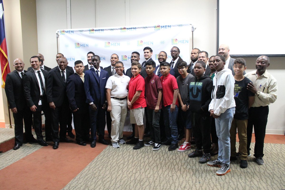HoustonTX's tweet image. Mayor Turner attended the @HoustonISD
Ascending to Men Mentor Recognition Luncheon last week. @HISD_ATMP mentors act as a positive role model and advocate for students who need guidance and opportunities for educational, social, and professional growth. #ATMP #ATMProject #HISD