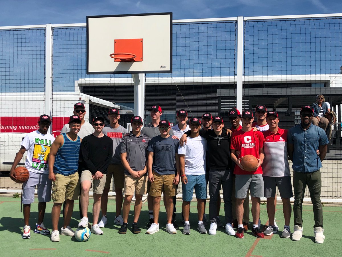 Thank you ⁦<a href="/LelyHolding/">Lely</a>⁩ for allowing us to learn about your great company! It was fun seeing your factory and we really appreciate the meal as well! #DutchGoToTheDutch
