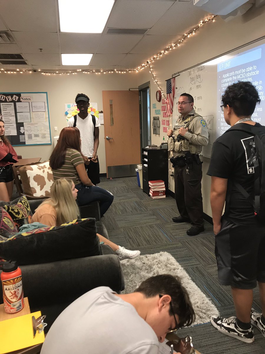 Jacquel56571836's tweet photo. Today in AVID, Sheriff Deputy Barden came to talk about his experiences in law enforcement and the K-9 unit. It was so much fun learning about his career and watching the kids asking questions! Thank you for your time and service, stay safe and we hope to see you again! https://t.co/wfvk3su4Ek
