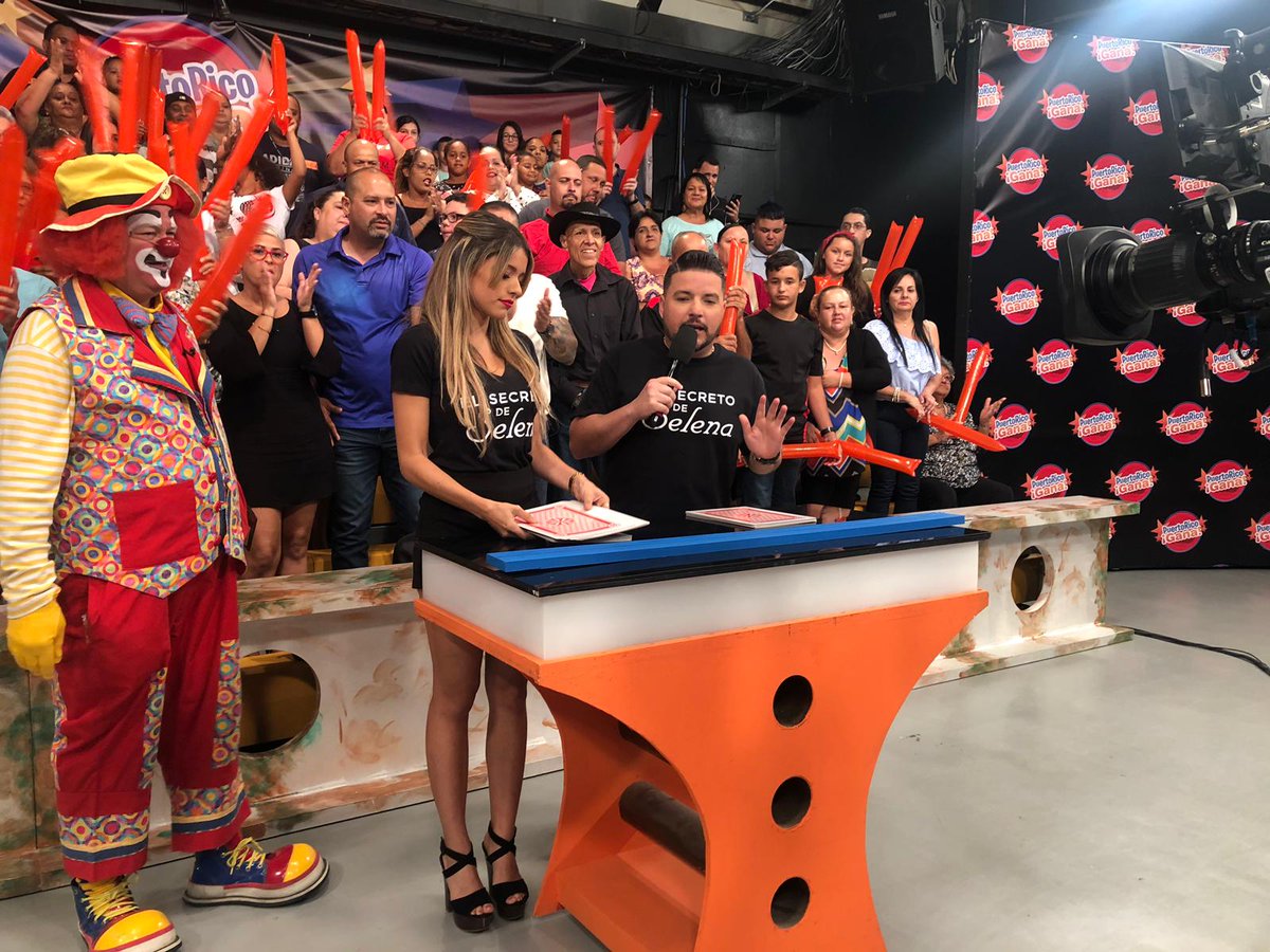 puertoricogana's tweet photo. Ya comenzó la hora de la diversión y los premios.
#EstamosenVivo #PuertoRicoGana #ElJD #TelemundoPR https://t.co/7vdUU6lfOW