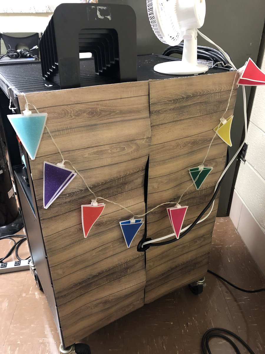 msantos4tech's tweet photo. No classroom to decorate this year so I decorated my cart. ππ#noclassroomnoproblem https://t.co/s8rAUYs75B