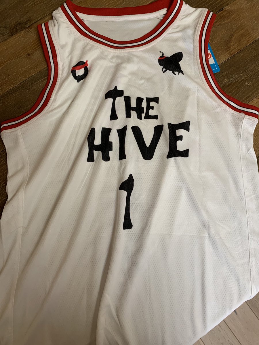 SixersNow's tweet photo. IT CAME!!! 👀🔥

If I were to sell these, would any of you guys want to buy them?

If I get enough people, I can get the embroidery version 👀

Also, should I send one to the 🐐 @mikescott himself?

Like, RT, and comment if you want one!

#MikeScottHive / #HereTheyCome https://t.co/mMGYU8J8L8