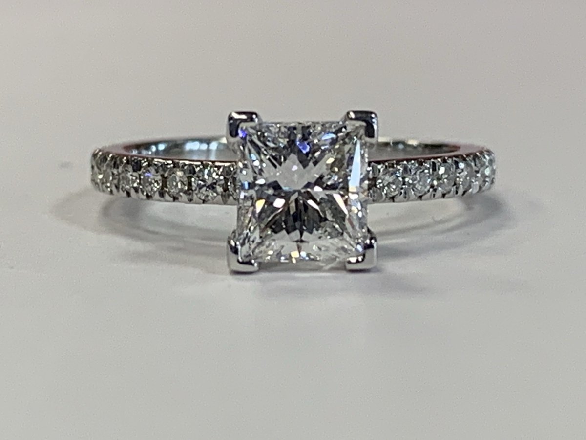 tresorjewelers's tweet photo. Beautiful diamond engagement ring fresh off the bench by tresor. #tresor #tresorjewelers #saltlakecity #utah #engagementrings #diamonds #ring #utah #wedding #love #loved #princesscutdiamonds #whitegold https://t.co/eE25u6ZYg6