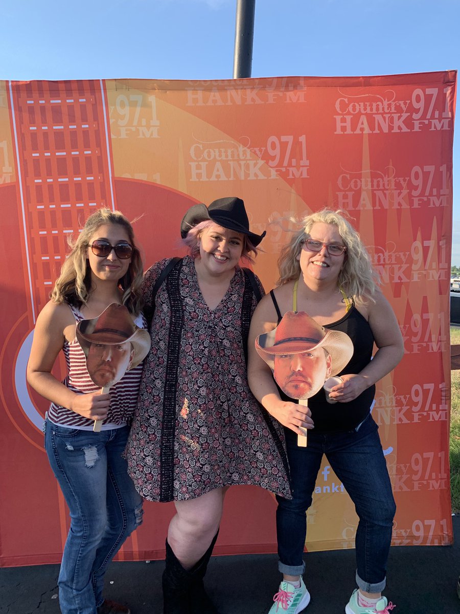 sydneymarlow_'s tweet photo. @HANKFM #CRANKtheHANK 🤩🥳🤪 https://t.co/Q670XX5xfV