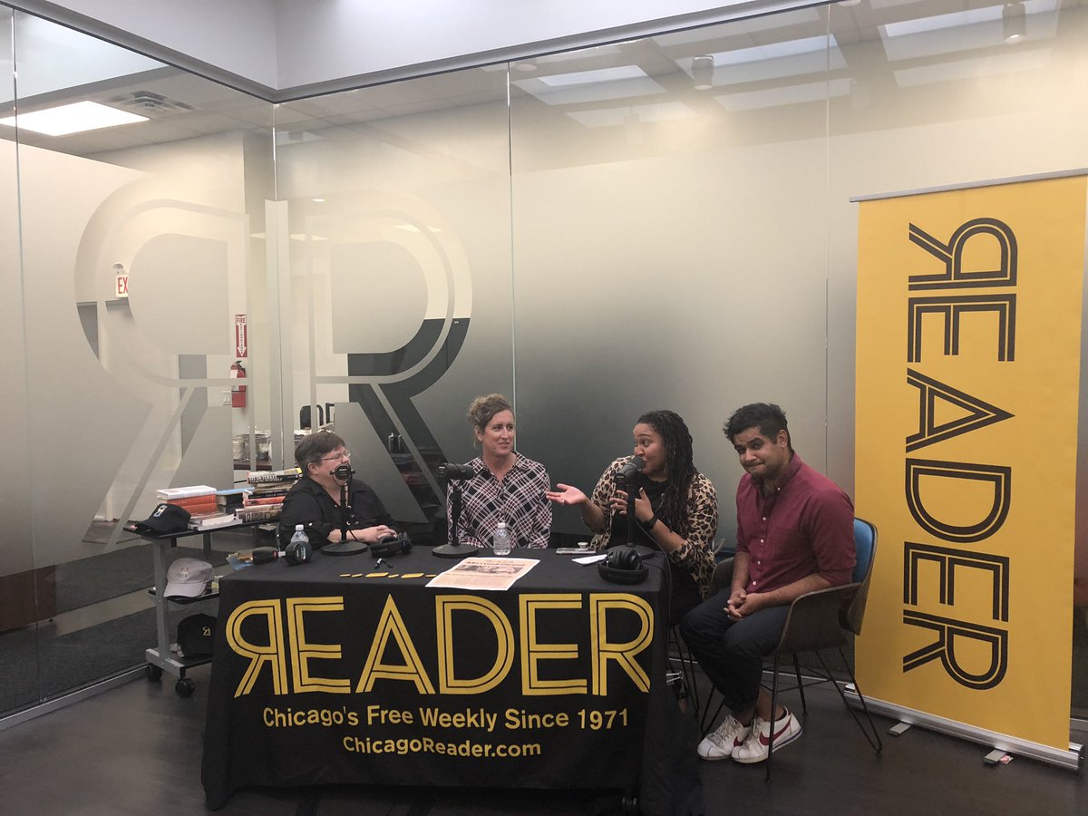 Chicago_Reader's tweet photo. Ending the day with our fearless leaders! #ReaderThon https://t.co/8O6yUJKdyM