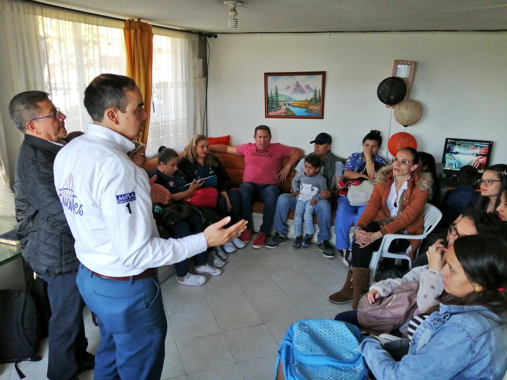 Fapuentess's tweet photo. Desde el @ConcejoDeBogota vamos a impulsar la creación de un canal de atención básica de médico virtual para menores de edad, mujeres en embarazo, personas mayores y personas con discapacidad.

Al Concejo de Bogotá marque ❌MIRA ❌#1 y JAL de Engativá #MIRA86 @Hector_Ochoa54 https://t.co/wLhZY8dSj2