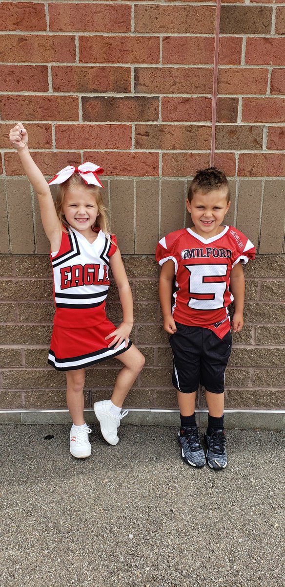 Showing our school spirit! #Soarlikeasuperhero #ShareHopeMilford