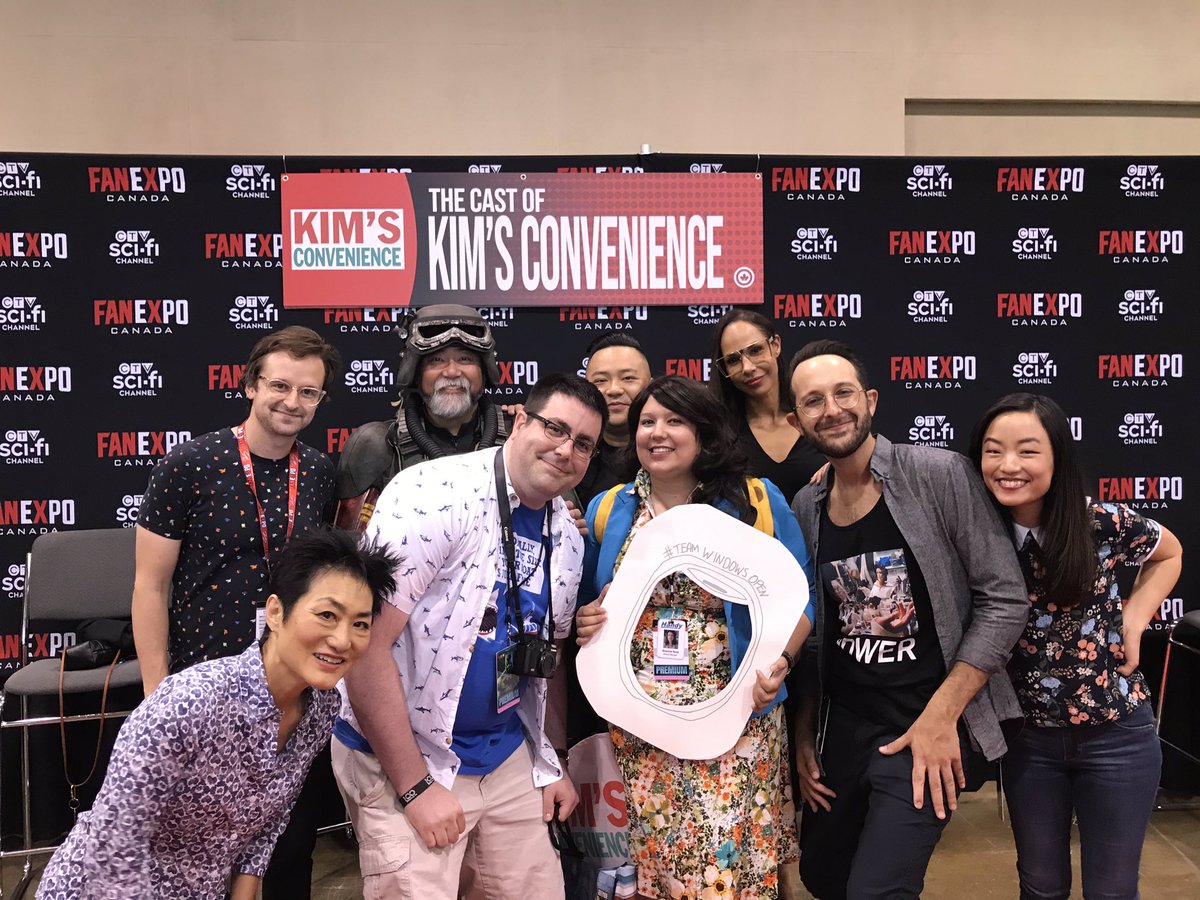 zazamataz's tweet photo. It��s been a very @KimsConvenience kinda day at @FANEXPOCANADA! It was so great to hear stories from behind the scenes and chat with everyone! #kimbitforlife #teamwindowsopen #okseeyou https://t.co/oTtEWZ8fuJ