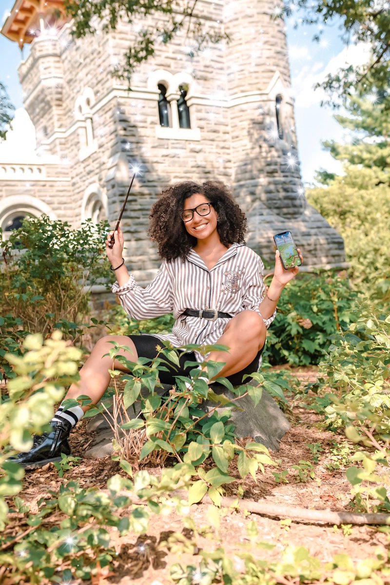 CrysCastless's tweet photo. #ATTINFLUENCER We do not need magic to transform our world, only @hpwizardsunite! THRILLED to share exciting offers available from @ATT for #WizardsUnite! You can get up to $200 of in-game items from participating stores in NYC. Check out these offers through #linkinbio https://t.co/wiZI1XsIqm