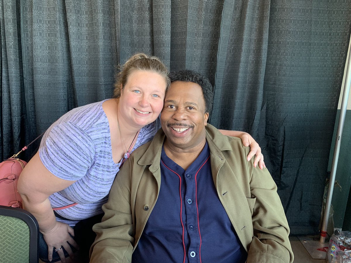 MoneyBagsMel20's tweet image. We did it! We got to meet #StanleyHudson! What a super nice guy! @greatlakesloons @theofficenbc #TheOffice #LoonsBaseball