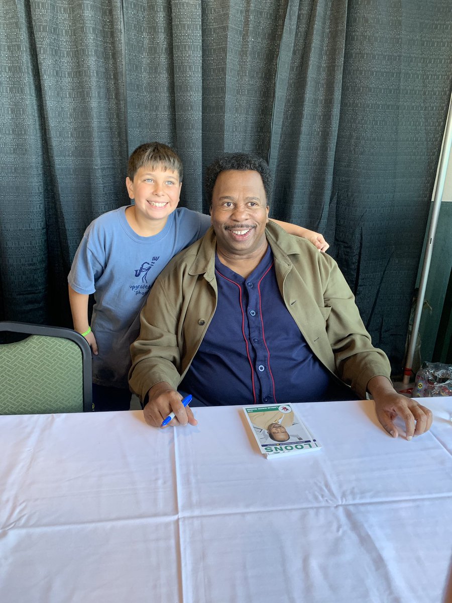 MoneyBagsMel20's tweet image. We did it! We got to meet #StanleyHudson! What a super nice guy! @greatlakesloons @theofficenbc #TheOffice #LoonsBaseball