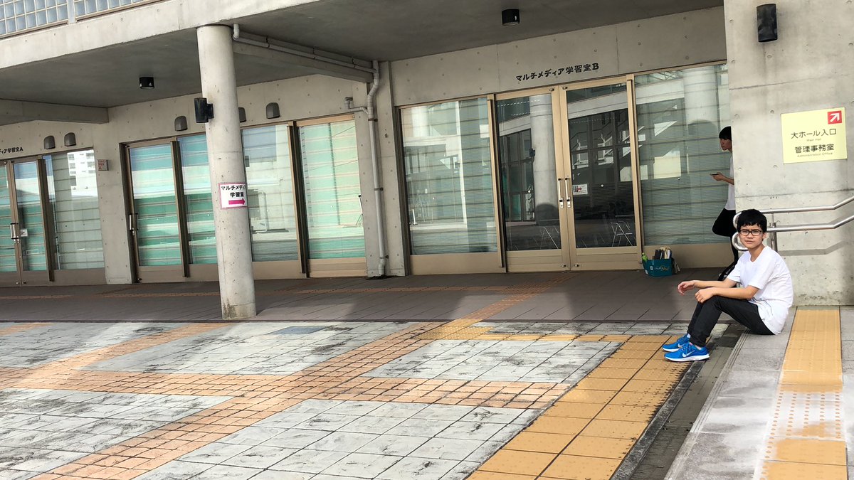 myama555net's tweet image. 今日は浦添プログラミング道場ー
開場待ち。少し眠たいかも
#CoderDojo #CoderDojo浦添 #てだこホール