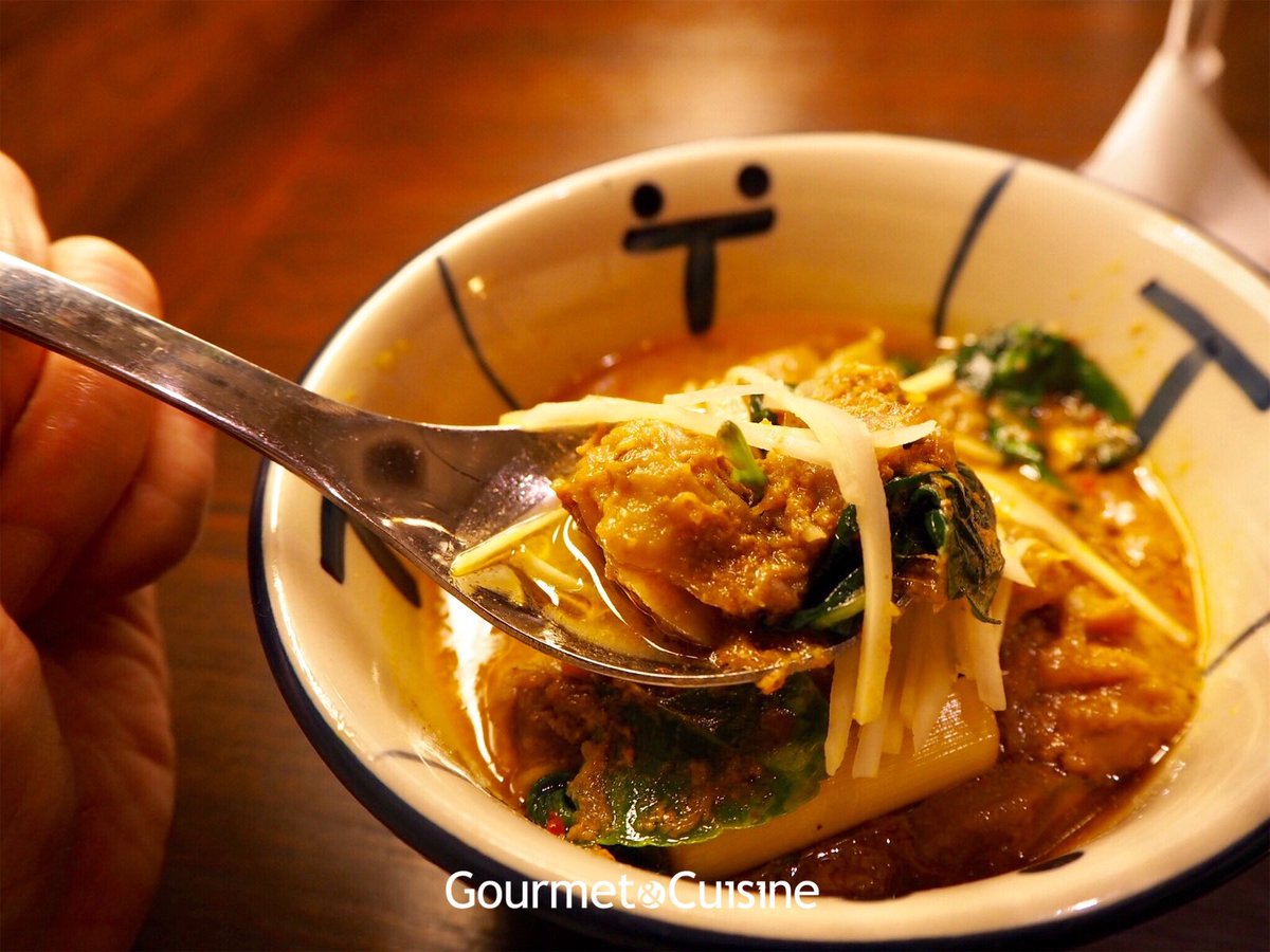 gourmetthai's tweet photo. วันก่อนไปงานไวน์แพริ่งจัดโดย #capementelle ที่ร้านบูรพา ร้านอาหารไทยตะวันออก เจ้าของเดียวกับศรีตราด จับคู่ไวน์ x อาหารไทยรสร้อนแรงได้ลงตัวในบรรยากาศเหมือนนั่งอยู่บนตู้โดยสารรถไฟสุดหรู คางกุ้งยำอร่อยมาก😋 #GCReviews
อ่านรีวิว👉🏻 https://t.co/tlI7dqTP03 https://t.co/S47GSSURHQ