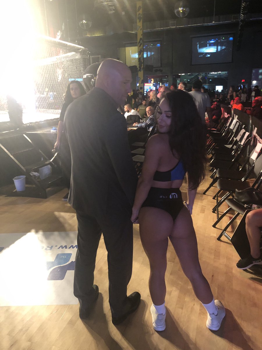 TitanFighting's tweet photo. How does @jimmysmithmma stack up against our #RingCardGirl Janeece? #TitanFC56 This takes “tail” of the tale to a whole new level @UFCFightPass https://t.co/XukyCzu2IO