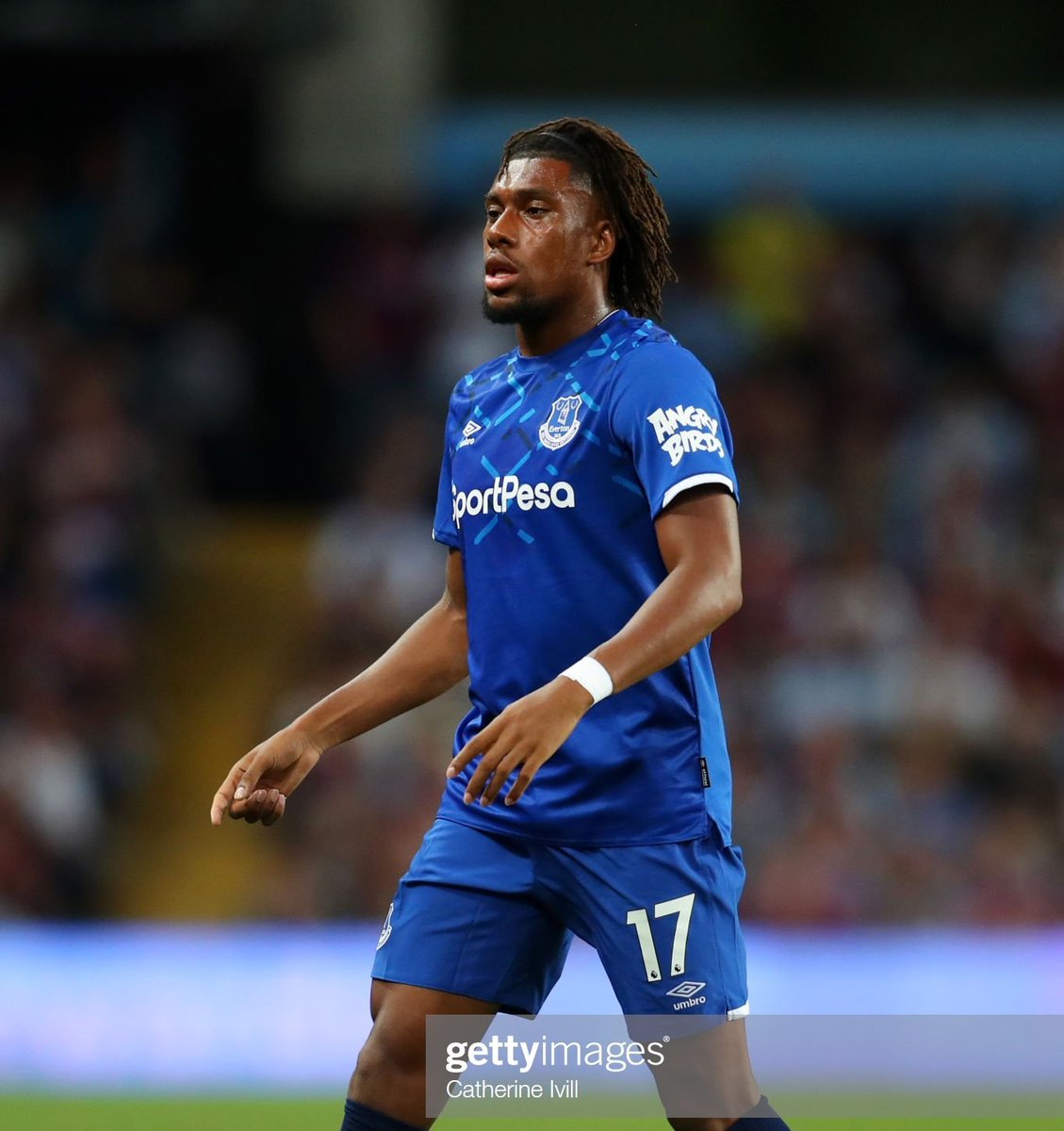 kaykluz's tweet photo. I don't think I will ever get used to seeing Iwobi in a blue jersey
#TrueGunner
#NaijaBoy https://t.co/8Dw8NuP7bR