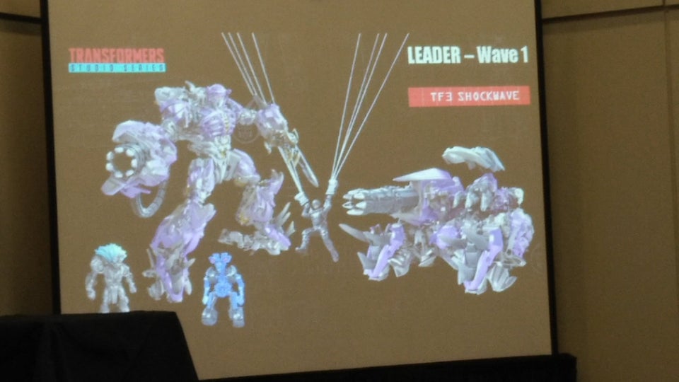 karpal5047's tweet photo. This is literally everything I ever wanted from the studio series line. Well done Hasbro. https://t.co/8yzVG3dqq4