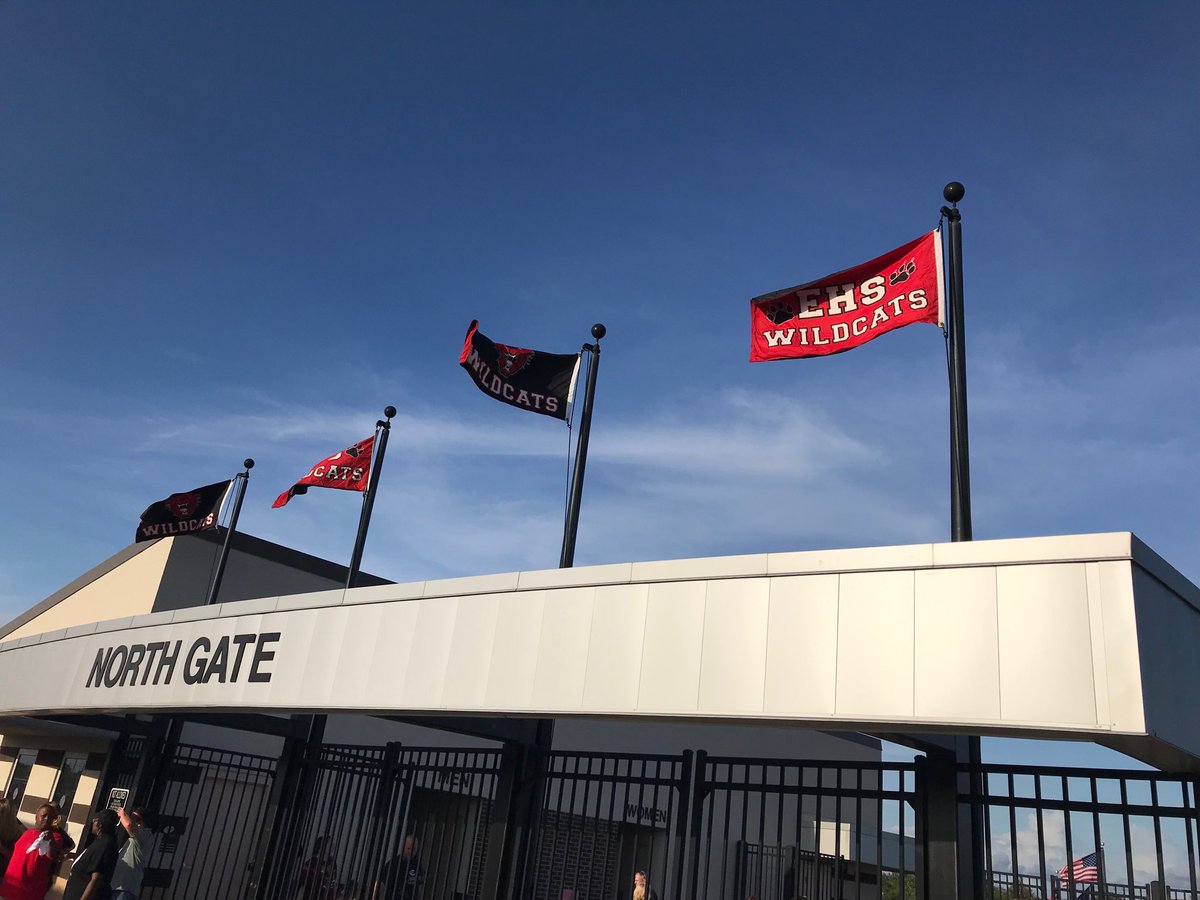 HistoryGeek84's tweet photo. Back-to-School Kick-off in under way. Great turnout, great support, great community. #PartOfThePride https://t.co/m1hNfVNcDU