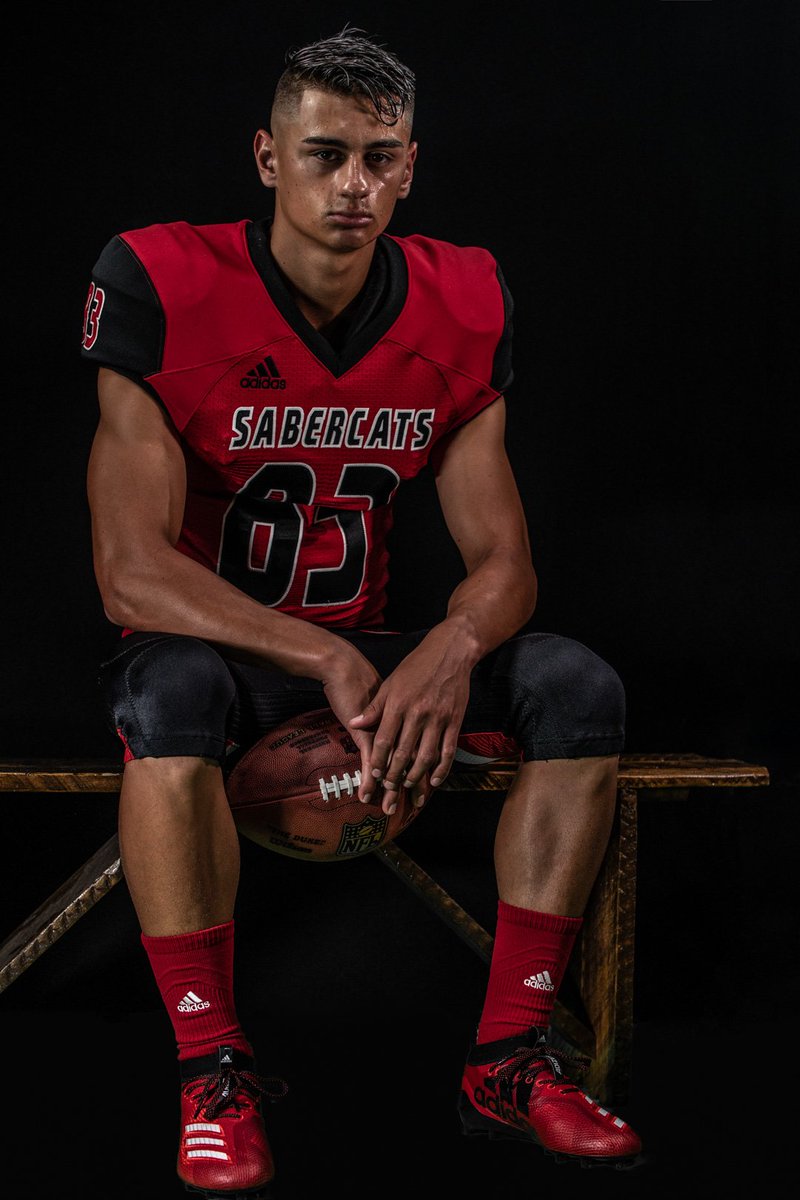 LSPhotography44's tweet photo. A N T O N I O’s #2020SeniorSportsSneakPeek  🏈👊
⁣.⁣
⁣.⁣
#dramaticsportsportraits #2020SeniorShoot #CastleRockPhotographer #CastleRockCO #CastleRockColorado #LeannaSlaterPhotography #LSP #Seniors #castleviewhighschool ⁣
@football_castle 
@ursetta_antonio https://t.co/ZjLmXuZPbs