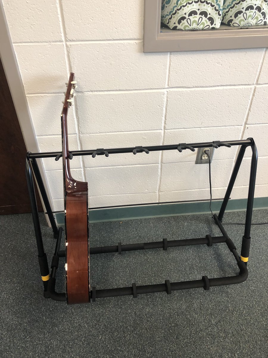 MidwayESMusic's tweet photo. ✨ New rack for the music room ✨ #MidwaySwag #GuitarRack https://t.co/5BS5im7WaR