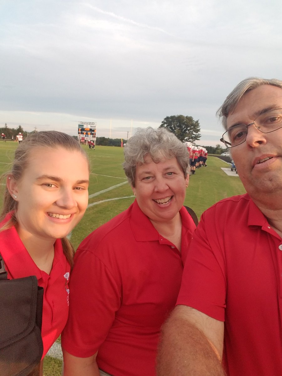NurrenbernATC's tweet photo. The AT staff is ready for week 1.@UEAces_AT @thsbraves @LaughbaumSusan @amberlynne514 https://t.co/iDZU1ooMw2