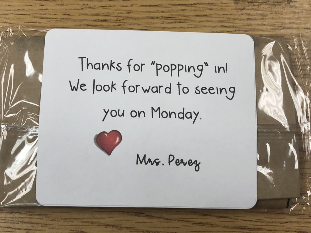 MoniqueWatford's tweet photo. Mrs. Perez is an amazing 5th Grade teacher at @FeatherstonePWC ! The nametags have a quote about the student from their prior teacher. She is using her #hearthandsandmind to build her classroom culture. #creative #PWCSpositivity #pwcsconnect #pwcsproud @OPL_PWCS @PWCSNews https://t.co/kaSJLRezCH