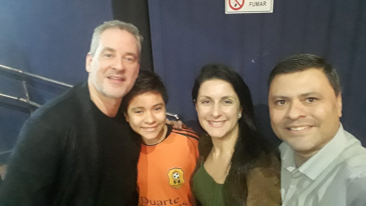 FB_Montenegro's tweet photo. @fdecbn, @danstulbach, @joymurasaki, Fernandinho virou fã número um do Dan. https://t.co/V3Q4zC8l7B