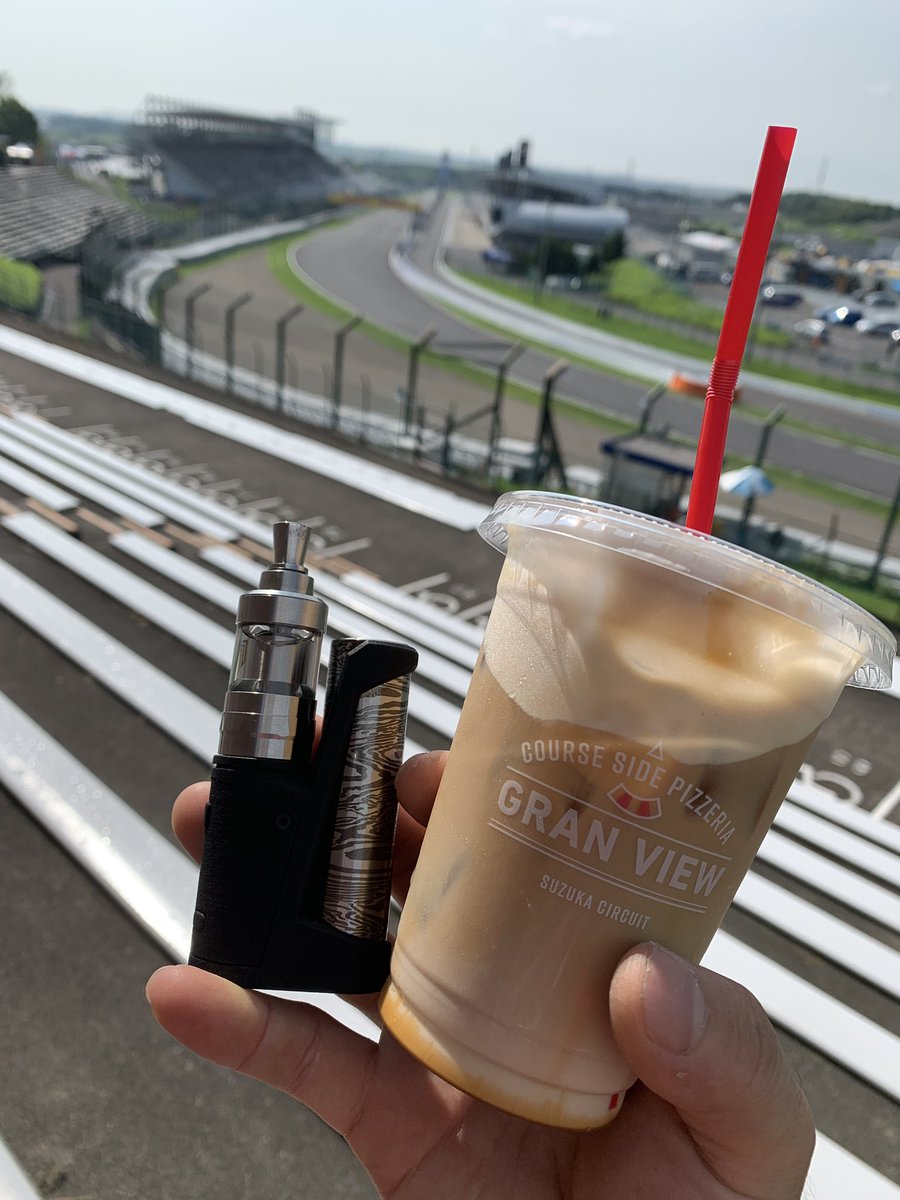 rocracing_hiro's tweet photo. 鈴鹿でキャラメルマキアート( ✧ω✧) カッ!!
#鈴鹿10H #鈴鹿10時間 #GRANVIEW #vaping #vape #vaper #vapelyfe #vapeshop #Japanesevaper #ベイプ愛 #vape愛 #電子タバコ #今日もvapeが美味い https://t.co/iXEOTKCAmi