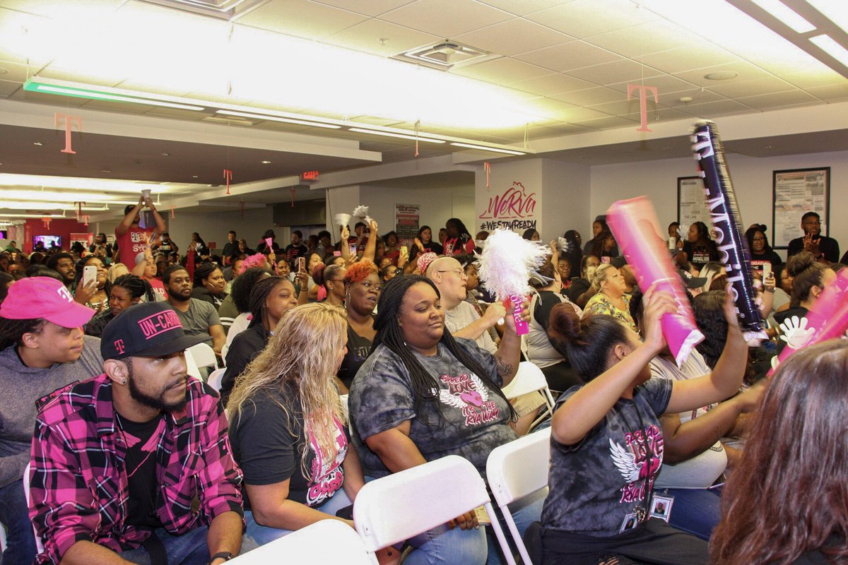 TherassBrooks's tweet photo. Huge thanks to @m_wan4life for leading a Town Hall in RVA to wrap up a week full of celebration of our 18th JDP award in Customer Care. The early morning swag surf was epic! #WeRVA #FamousForCare @CallieField @m_wan4life https://t.co/oza9oBLaR5