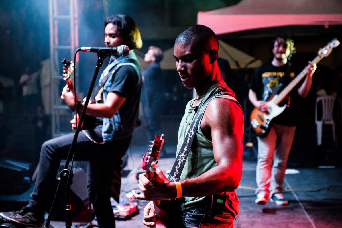 NightwalkersTO's tweet photo. Cerramos esta semana mostrándoles parte de lo que vivimos en el #EjeRock en Pereira.
Dejando el alma en el escenario 🤘🏼
Fotos📷: @juanjosehorta https://t.co/b0MvdLAXin