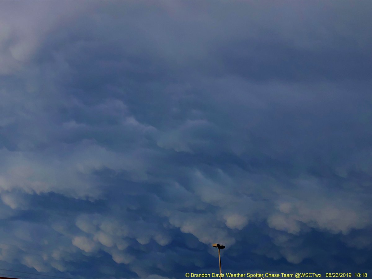 WSCTwx's tweet image. Colorado Springs on Woodman looking east. @MattMakens @ChrisCBS4 @KKTV11News @PawneeStorm #COWX